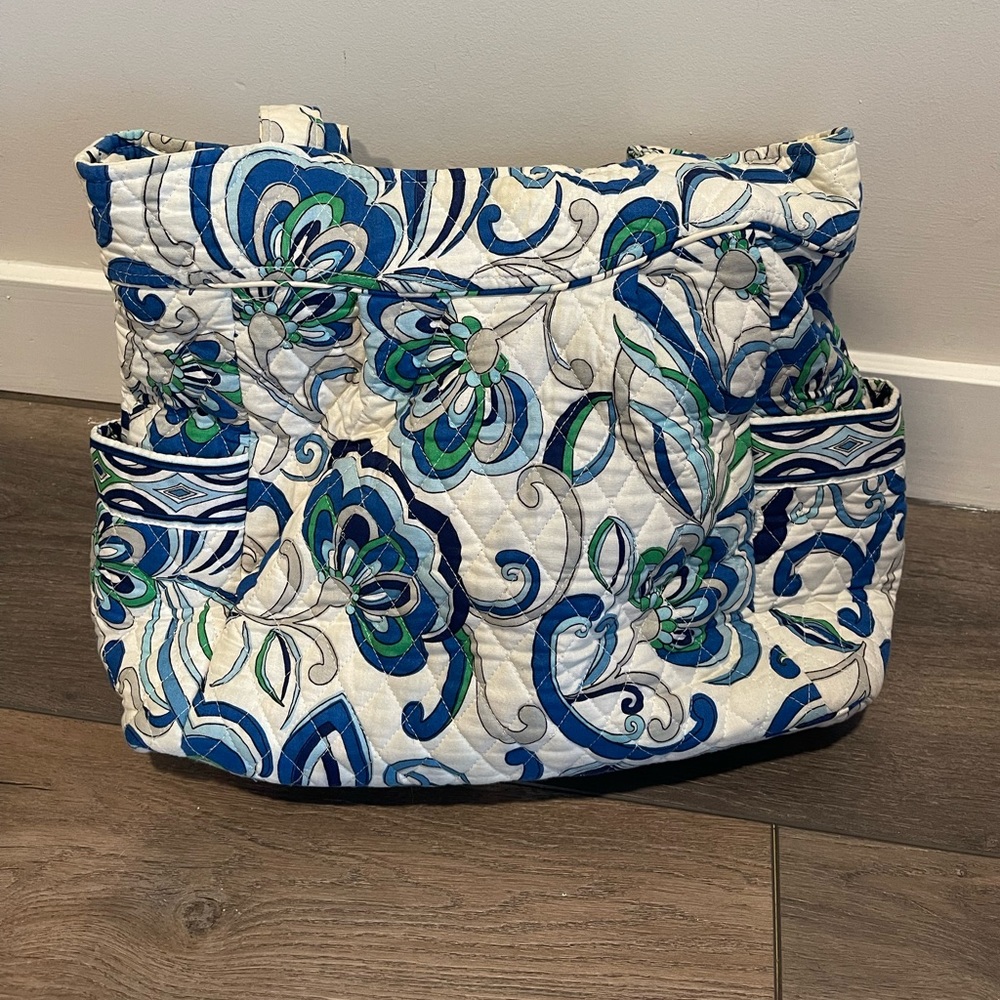 Mediterranean white Vera Bradley tote